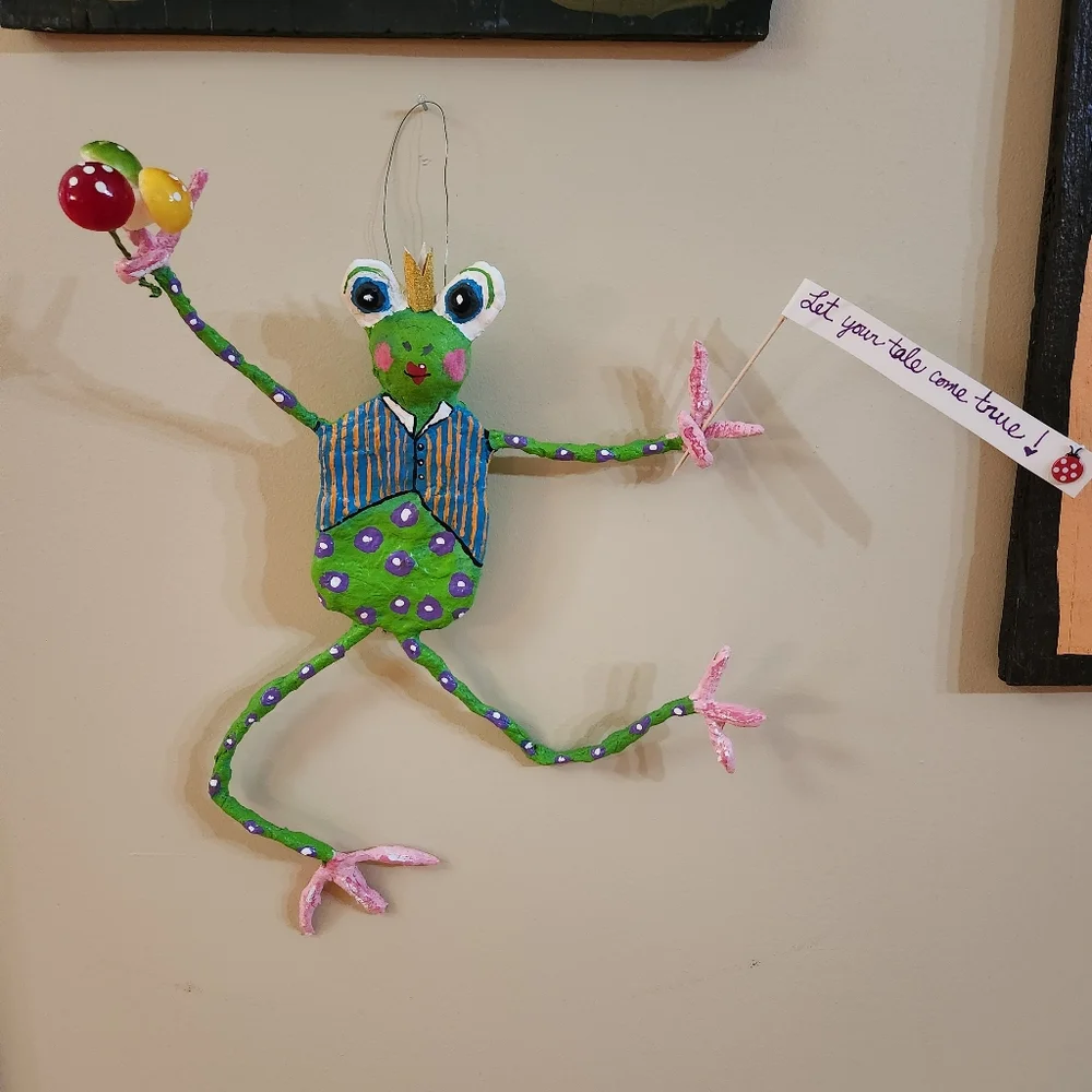 New handmade spun cotton frog figure. - Picture 3 of 3